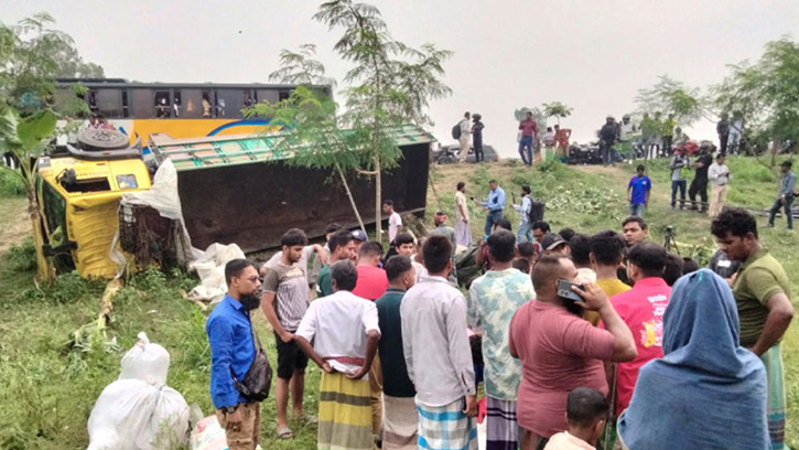 ভয়াবহ দুর্ঘটনায় টাঙ্গাইলে ১৫ শ্রমিকের মৃত্যু, পরিচয় শনাক্ত