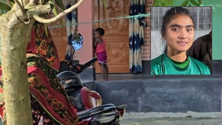 নারী ফুটবল তারকা সাগরিকার বাড়িতে চুরি, পুলিশ এখনো তদন্তে ব্যস্ত