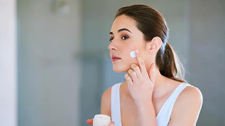 গরমে ত্বকের ক্ষতির পেছনে ১০ সাধারণ ভুল