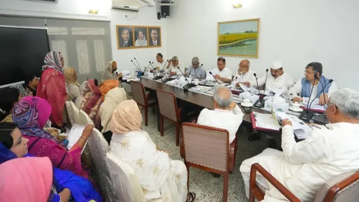 গুলশানে বিএনপির মনোনয়ন বোর্ডের শেষ দিনের সাক্ষাৎকার চলছে