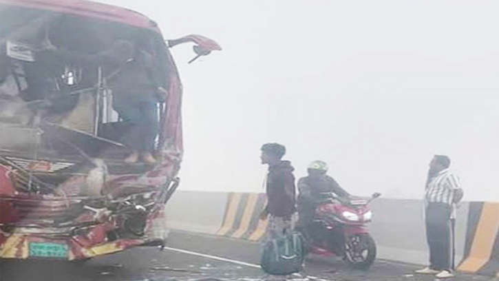 ঘন কুয়াশায় সড়ক ও নৌপথে বাড়ছে প্রাণঘাতী দুর্ঘটনা