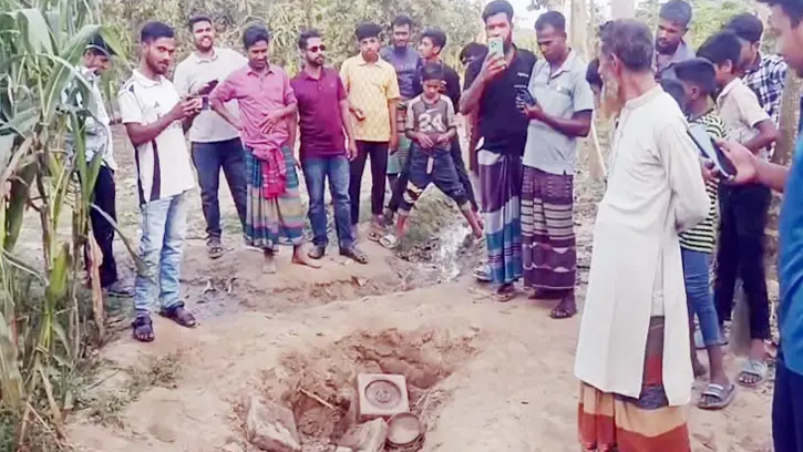 চাষের সময় চুয়াডাঙ্গার মাঠে উদ্ধার ল্যান্ডমাইন সদৃশ বস্তু