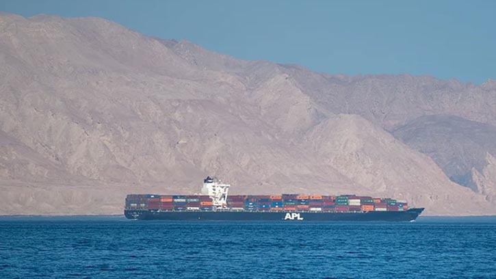 যুক্তরাষ্ট্রকে সতর্ক করল ইরান: জাহাজ না ছাড়লে বিপদ অনিবার্য