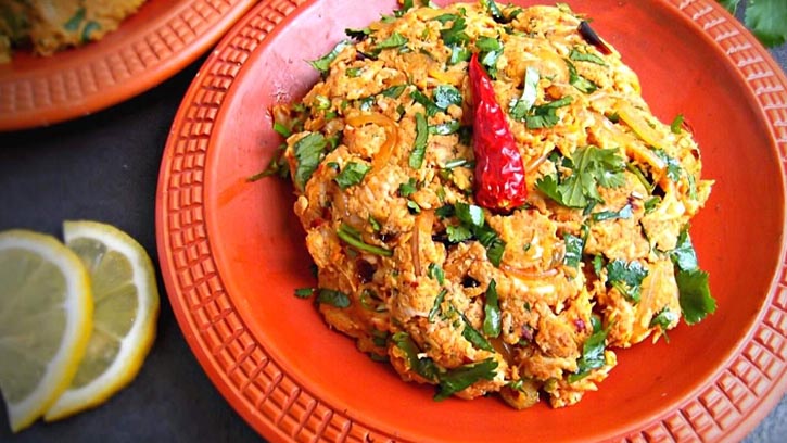 ঝাল-ঝাল ও ধোঁয়া ওঠা ‘চিকেন ভর্তা’