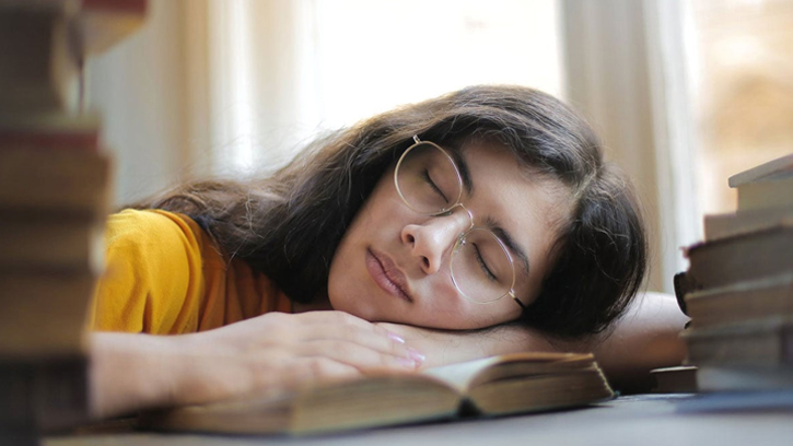 দুপুরে খাওয়ার পর ঘুম কি স্বাস্থ্যের জন্য ক্ষতিকর?