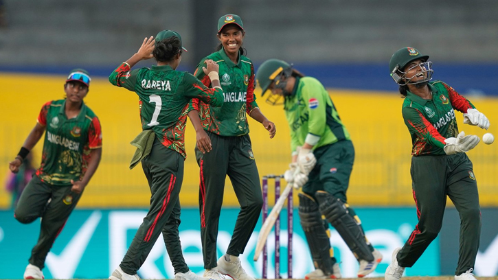 পাকিস্তানকে ৭ উইকেটে হারিয়ে দাপটের সঙ্গে বিশ্বকাপের যাত্রা বাংলাদেশের