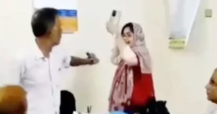 বিএনপির নেতার সঙ্গে মারামারি, রাজশাহীর সেই শিক্ষিকা সাময়িক বরখাস্ত