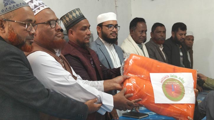 মানবিকতার উষ্ণ আলো ছড়িয়ে দিচ্ছে ‘নিভৃত আলো বাংলাদেশ’