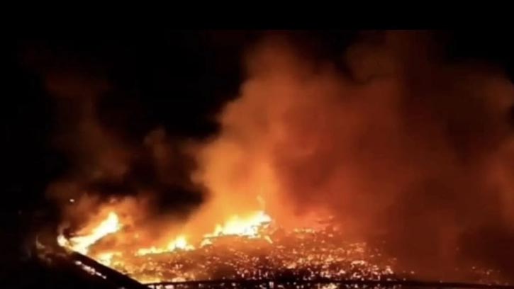 অগ্নিকাণ্ডে পুড়ে ছাই মালয়েশিয়ার শত শত বসতি