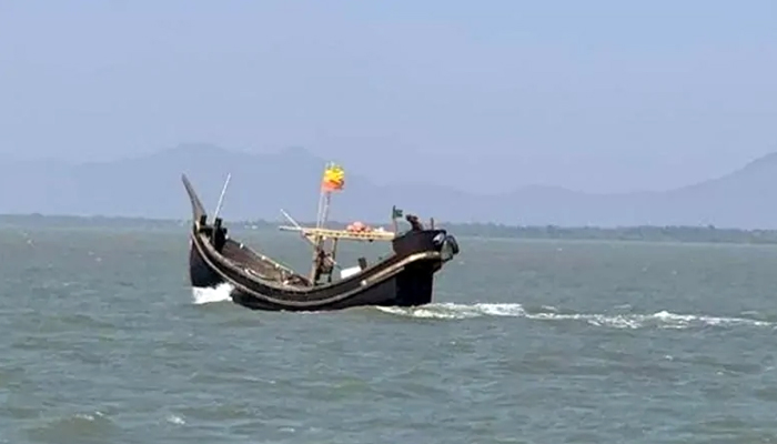 টেকনাফে থেকে নৌকাসহ ১২ জেলেকে অপহরণ করে নিয়ে গেছে আরাকান আর্মি