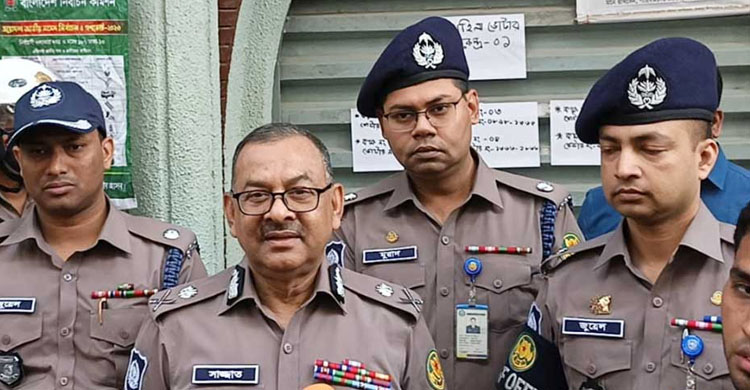 শান্তিপূর্ণ ভোটগ্রহণে সন্তোষ ডিএমপি কমিশনারের, ‘গুজবের কোনো ভিত্তি নেই’