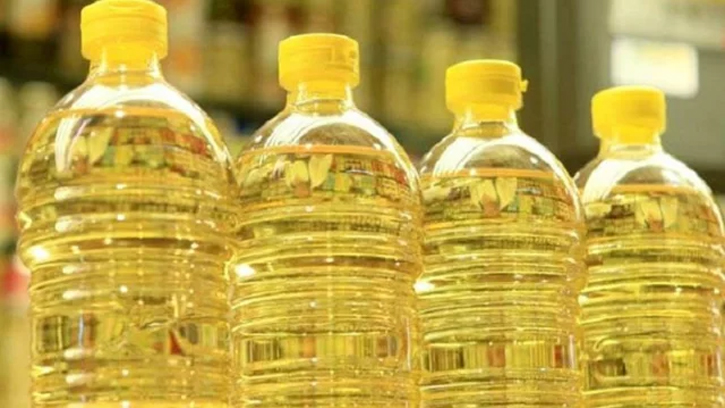 সয়াবিন তেল আমদানি অর্ধেকে নেমে আসায় বাজারে সরবরাহ সংক'ট