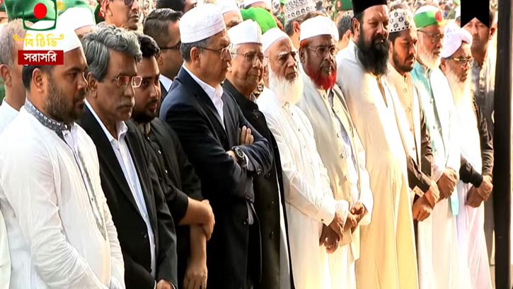 হাদির জানাজায় অংশ নিলেন প্রধান উপদেষ্টা ড. মুহাম্মদ ইউনুস
