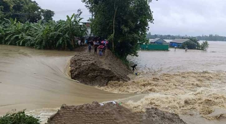 বাঁধ ভেঙে প্লাবিত ফেনী, ফের পানির নিচে লোকালয়
