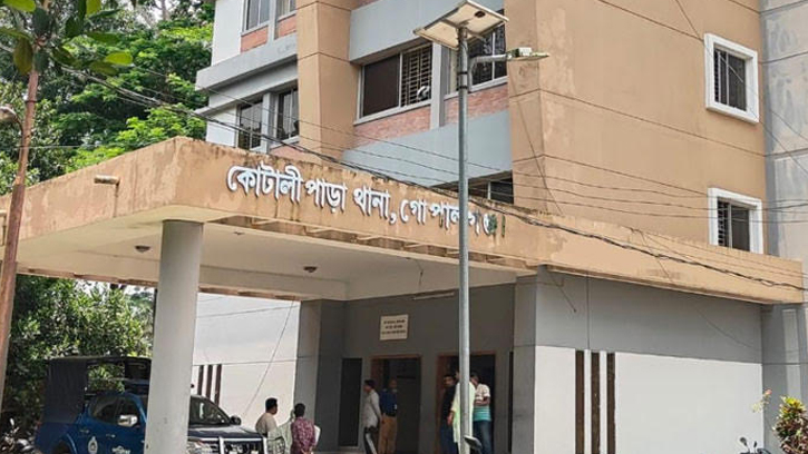 শিক্ষকের বিরুদ্ধে মাদ্রাসা ছাত্রীকে ধর্ষণের অভিযোগ