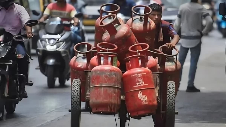 এলপিজি গ্যাসের নতুন দাম নির্ধারণ আজ