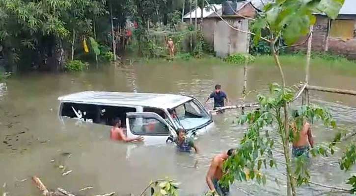 ওমানপ্রবাসীকে আনতে গিয়ে সড়ক দুর্ঘটনায় একই পরিবারের ৭ জন নিহত