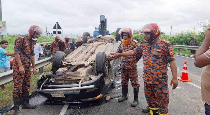 ঢাকা-মাওয়া এক্সপ্রেসওয়েতে গাড়ি দুর্ঘটনায় নিহত ৩