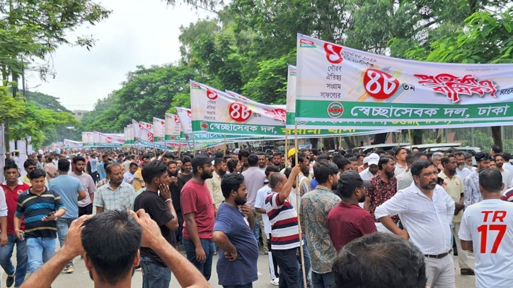 প্রতিষ্ঠাবার্ষিকীতে জিয়া উদ্যানে বিএনপির নেতাকর্মীদের ঢল