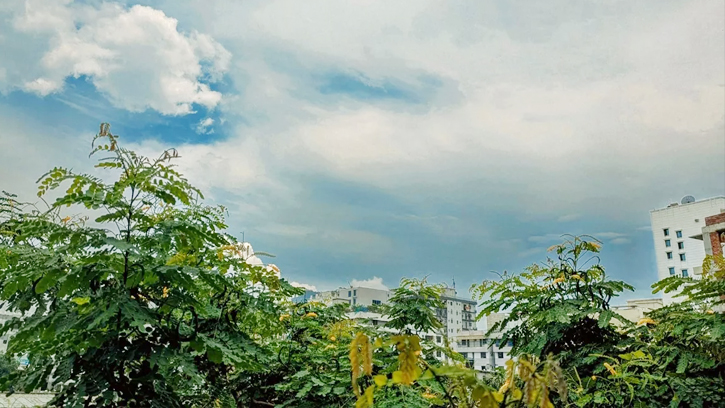 ঢাকায় গুঁড়ি বৃষ্টির পর বাতাসের মান মাঝারি 