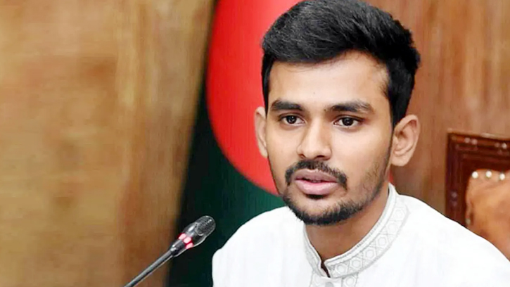 নির্বাচনের তফসিলের আগে সরকার থেকে সরে আসবেন উপদেষ্টা আসিফ মাহমুদ