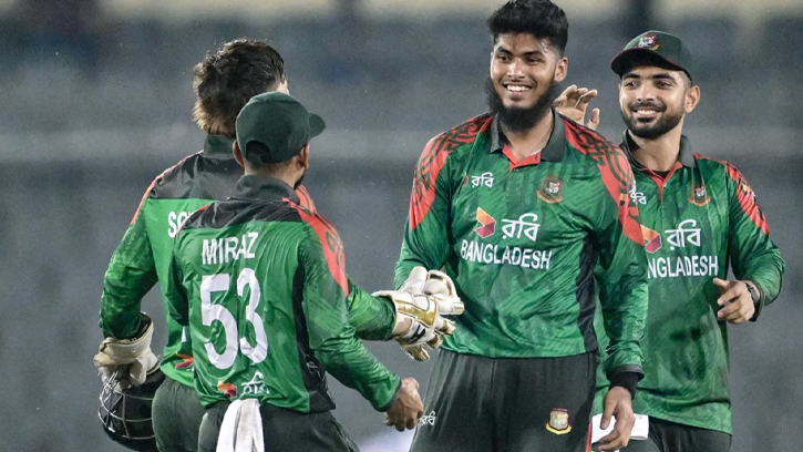 ছোট রানে বড় জয়ের নায়ক রিশাদ হোসেন