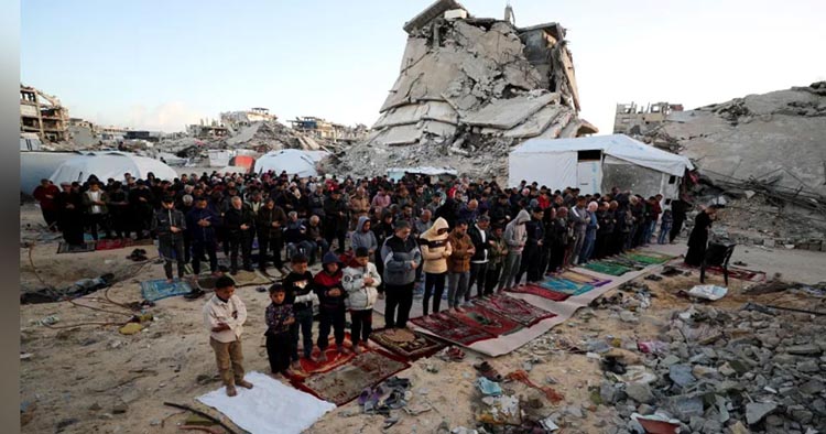 ঈদের দিনেও গাজায় ইসরায়েলি হামলায় ৬৪ জন নিহত