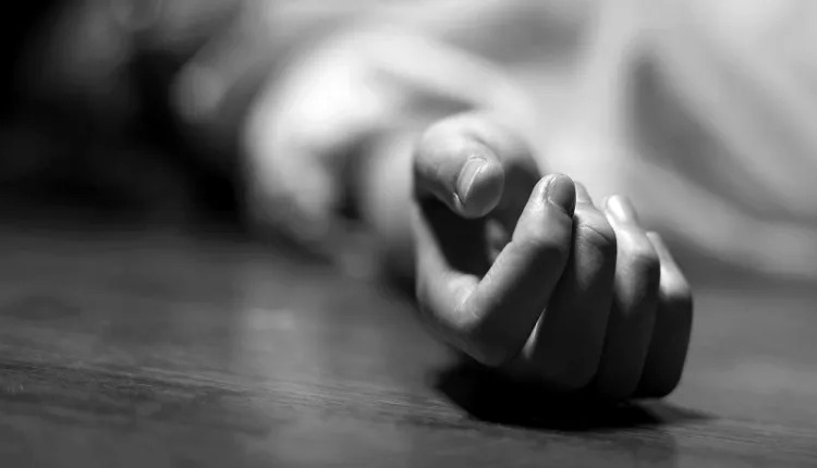 ঋণের কারণে প্রাণ গেল পরিবারের ৪ সদস্যের