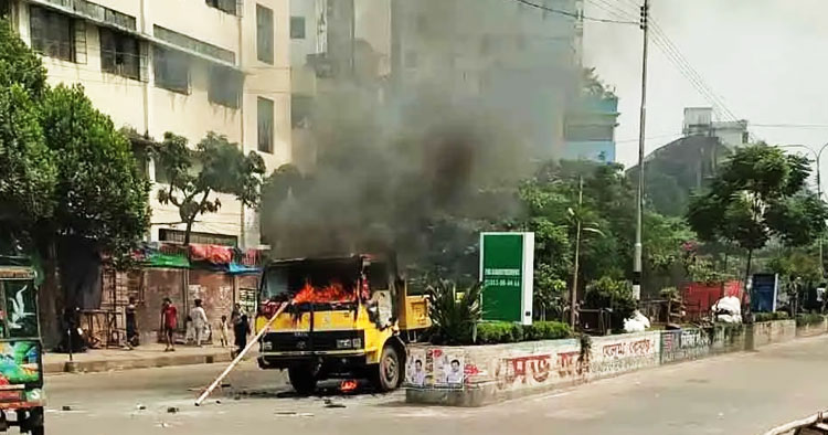 মিরপুরে সংঘর্ষ-গাড়িতে আগুন, চার মামলায় আসামি প্রায় ১ হাজার