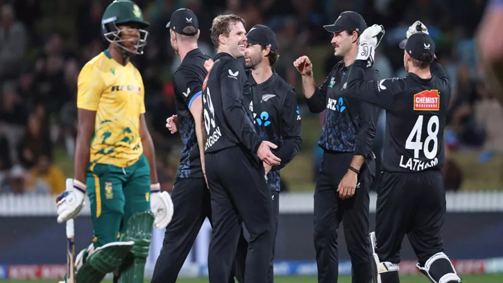 South Africa fall short as New Zealand levels T20 series 1-1