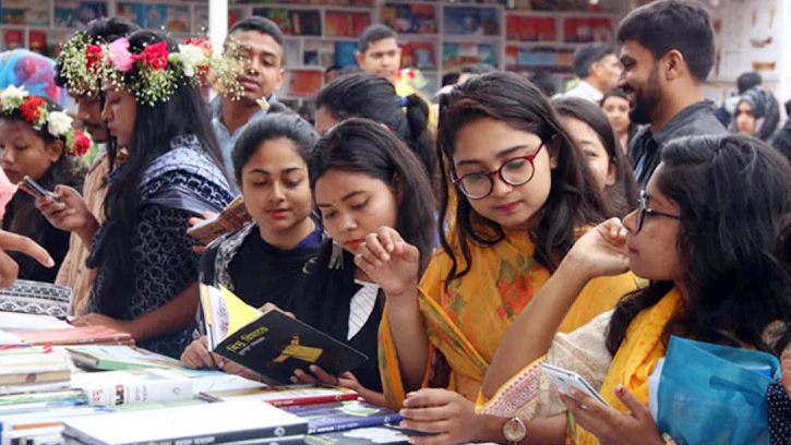 এবারের বইমেলার বিক্রি আনুমানিক ৪০ কোটি টাকা হতে পারে: মেলা কমিটি