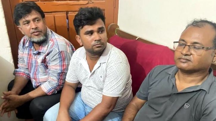 শ্যামনগরে ভূয়া ম্যাজিষ্ট্রেট পুলিশ ও সাংবাদিক গ্রেপ্তার