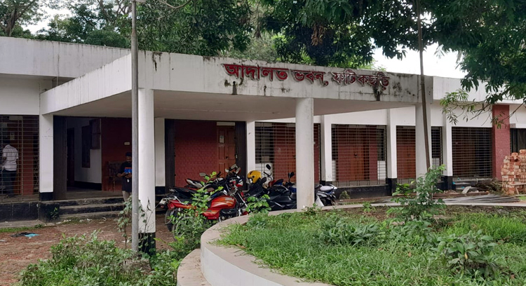 বিচারক শূন্য ফটিকছড়ি আদালত, বিচার ব্যবস্থায় স্থবিরতা