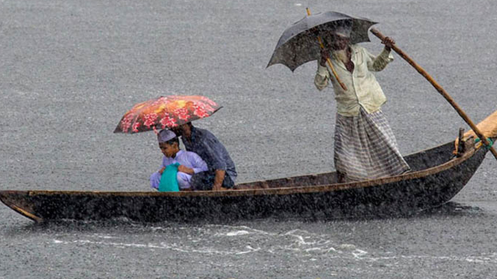 ভারী বৃষ্টি ও দমকা হাওয়ার পূর্বাভাস, সমুদ্র বন্দরে সতর্কতা জারি