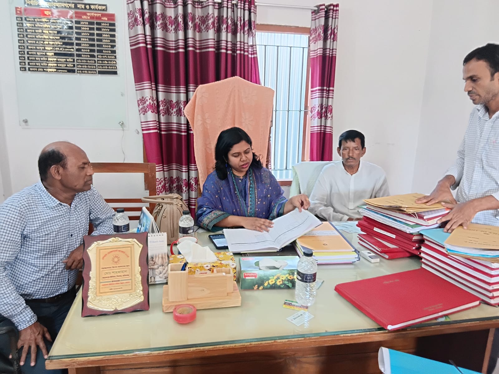 মহাদেবপুরে গ্রাম আদালতের বিচারিক কার্যক্রম পরিদর্শনে ডিডিএলজি