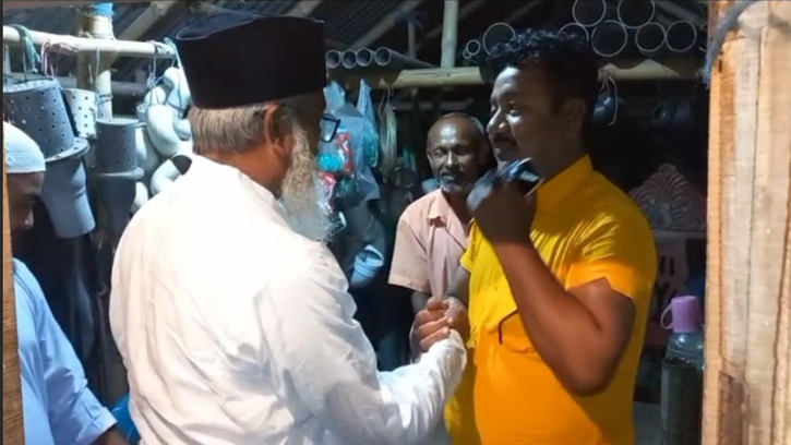 মশিয়াহাটিতে দুর্গাপূজা মন্দির পরিদর্শনে অ্যাডভোকেট গাজী এনামুল হক