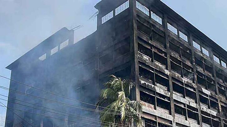 ১৭ ঘণ্টা পর নিয়ন্ত্রণে চট্টগ্রাম ইপিজেডের আগুন