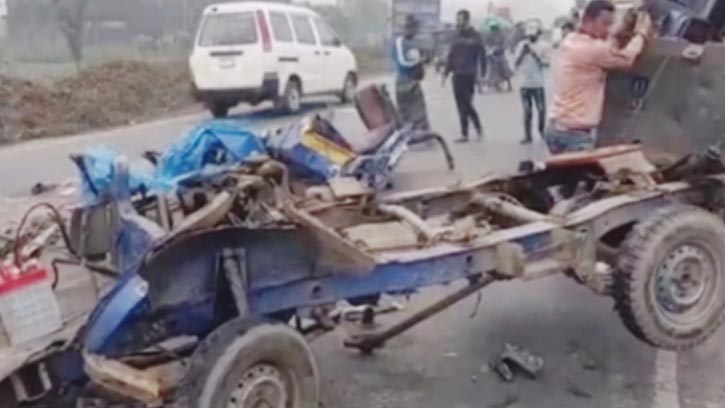 নরসিংদীতে সড়ক দুর্ঘটনায় নিহত ১, আহত ২