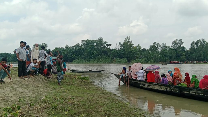 নৌকাডুবিতে মায়ের মৃত্যুর পর ভেসে উঠলো মেয়ের মরদেহ