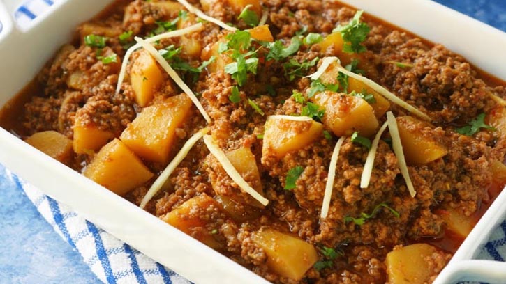 বিফ কিমা আলু: সহজ ও রসালো রান্নার রেসিপি