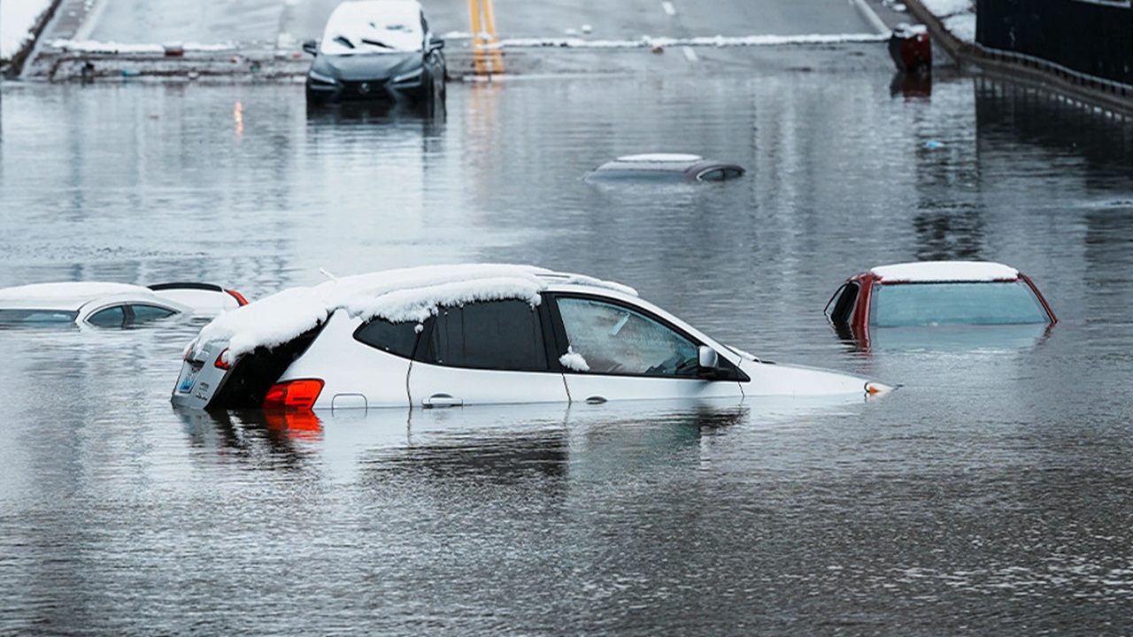 যুক্তরাষ্ট্রে ভয়াবহ বন্যা, নিহত ৯