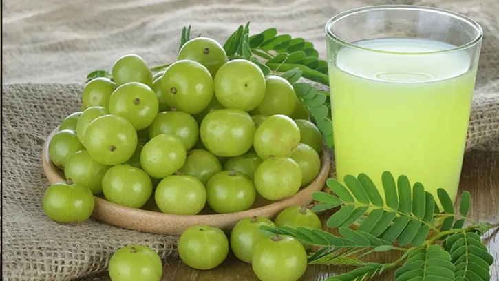 সকালের শুরু হোক এক গ্লাস আমলকি জুস দিয়ে