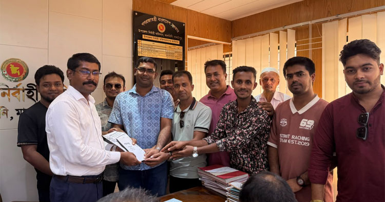 কালকিনির বিভিন্ন দপ্তরে সাংবাদিক ইউনিয়নের কমিটির তালিকা ও গঠনতন্ত্র প্রদান