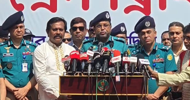 দুর্গাপূজাকে ঘিরে নাশকতার কোনো আশঙ্কা নেই: ডিএমপি কমিশনার