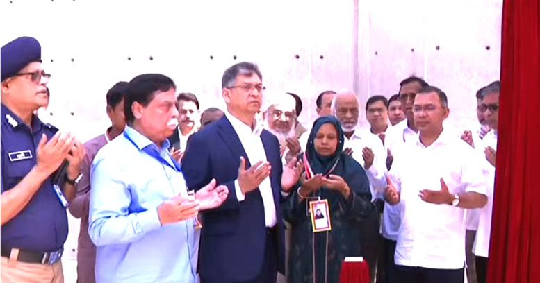 ওসমানী উদ্যানে ‘জুলাই স্মৃতিস্তম্ভ’ উদ্বোধন করলেন প্রধানমন্ত্রী