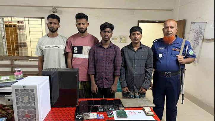 সরিষাবাড়ীতে অনলাইন জুয়া ও ক্যাসিনো চক্রের ৪ সদস্য আটক