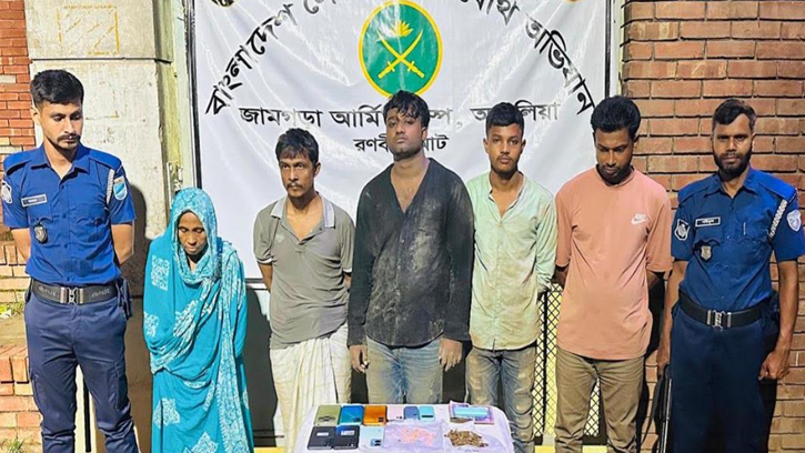আশুলিয়ায় নারীসহ ৫ মাদক কারবারি আটক