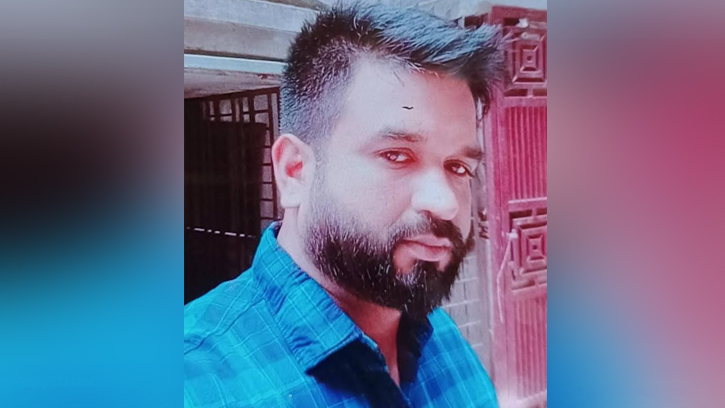 সিরাজগঞ্জে ডিবি কনস্টেবলকে নারীসহ হাতেনাতে আটক