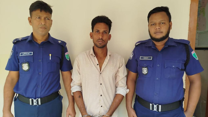 পুলিশের অভিযানে প্রাইভেটকারসহ আটক ১