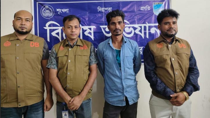 সাভারে মোবাইল ছিনতাইয়ের সময় হাতেনাতে গ্রেফতার ১  